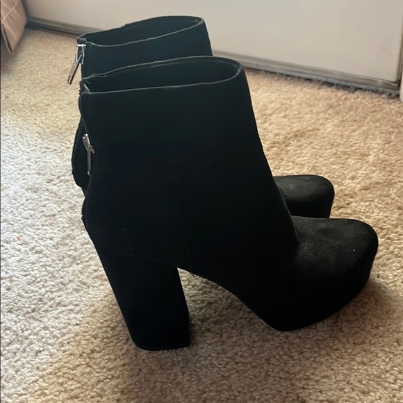 Steve Madden Black Women's Ankle Boots - Picture 2 of 4